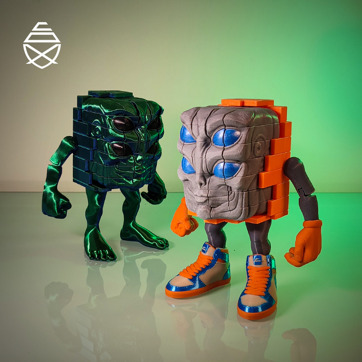 PIXEL ALIEN + BODY HOLDER